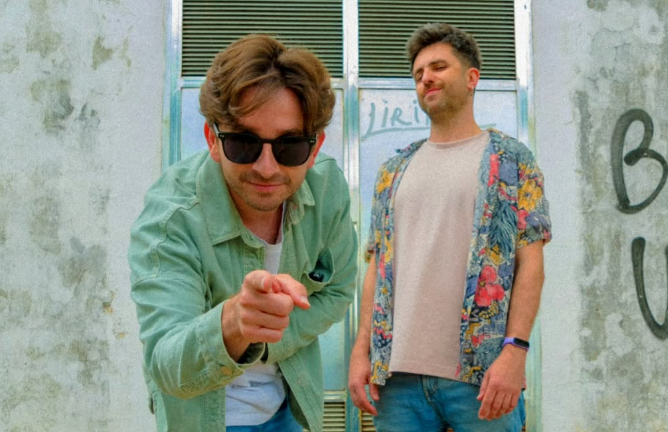 Spanish Indie Rock In ‘Conectar’ By Estela Alcor That’s Hotter Than The Sun