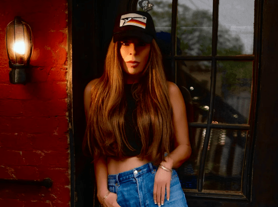 New Country Pop Single ‘Sunday Girl’ by D’Lee Celebrates The Power And Spirit Of A Woman