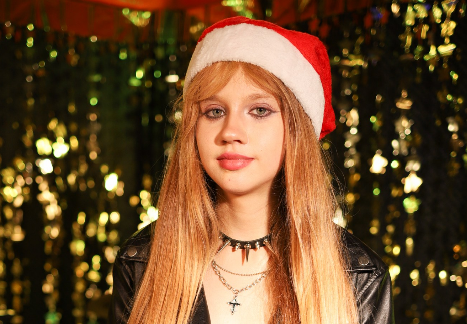Your Christmas Mood Will Be Transformed With The Stunning Pop Punk EP ‘Season of Joy’ By Amelina