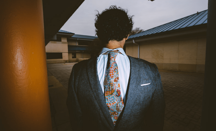 tinvìs Finds Beauty in the Haze with ‘Other Lives’, a Song That Glows Like Nightfall After the Rain