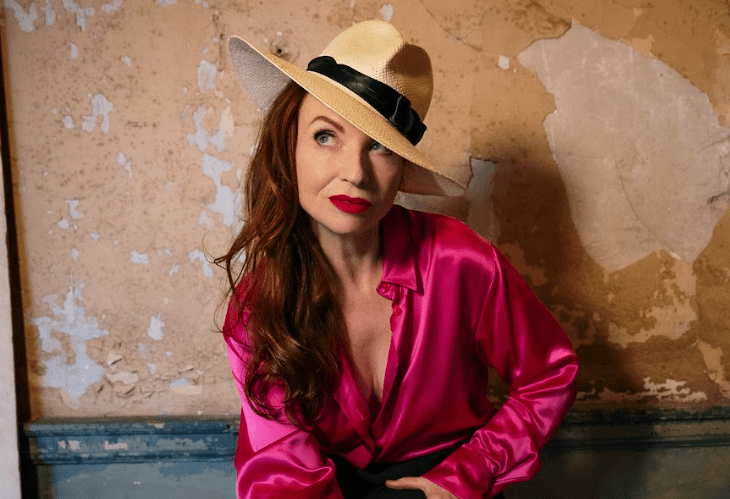 “Do everything you’re capable of doing”: Judith Owen on Love, Jazz, and the Art of Suiting Yourself
